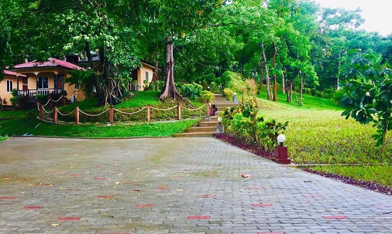 Hill Garden Hotel Chaungtha Buitenkant foto