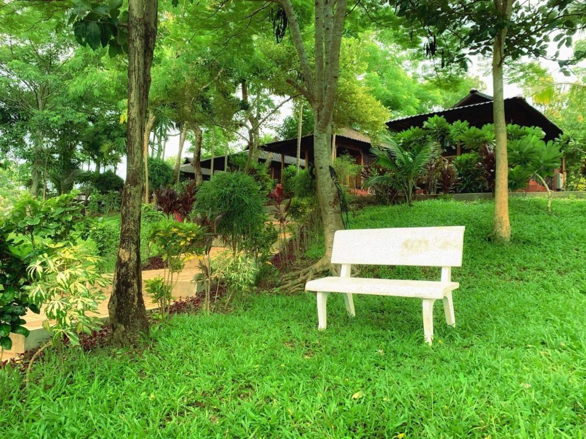 Hill Garden Hotel Chaungtha Buitenkant foto