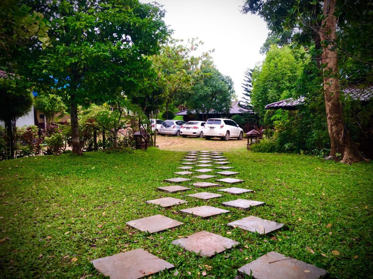 Hill Garden Hotel Chaungtha Buitenkant foto
