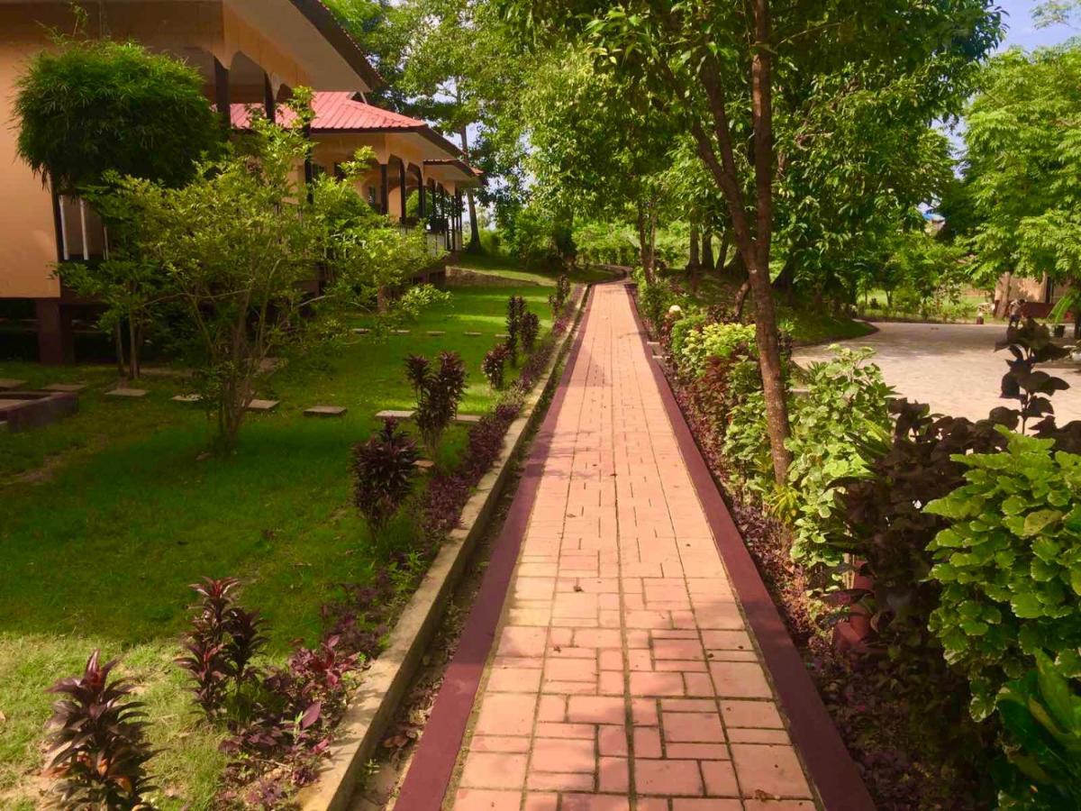 Hill Garden Hotel Chaungtha Buitenkant foto