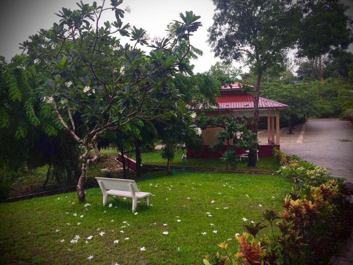 Hill Garden Hotel Chaungtha Buitenkant foto