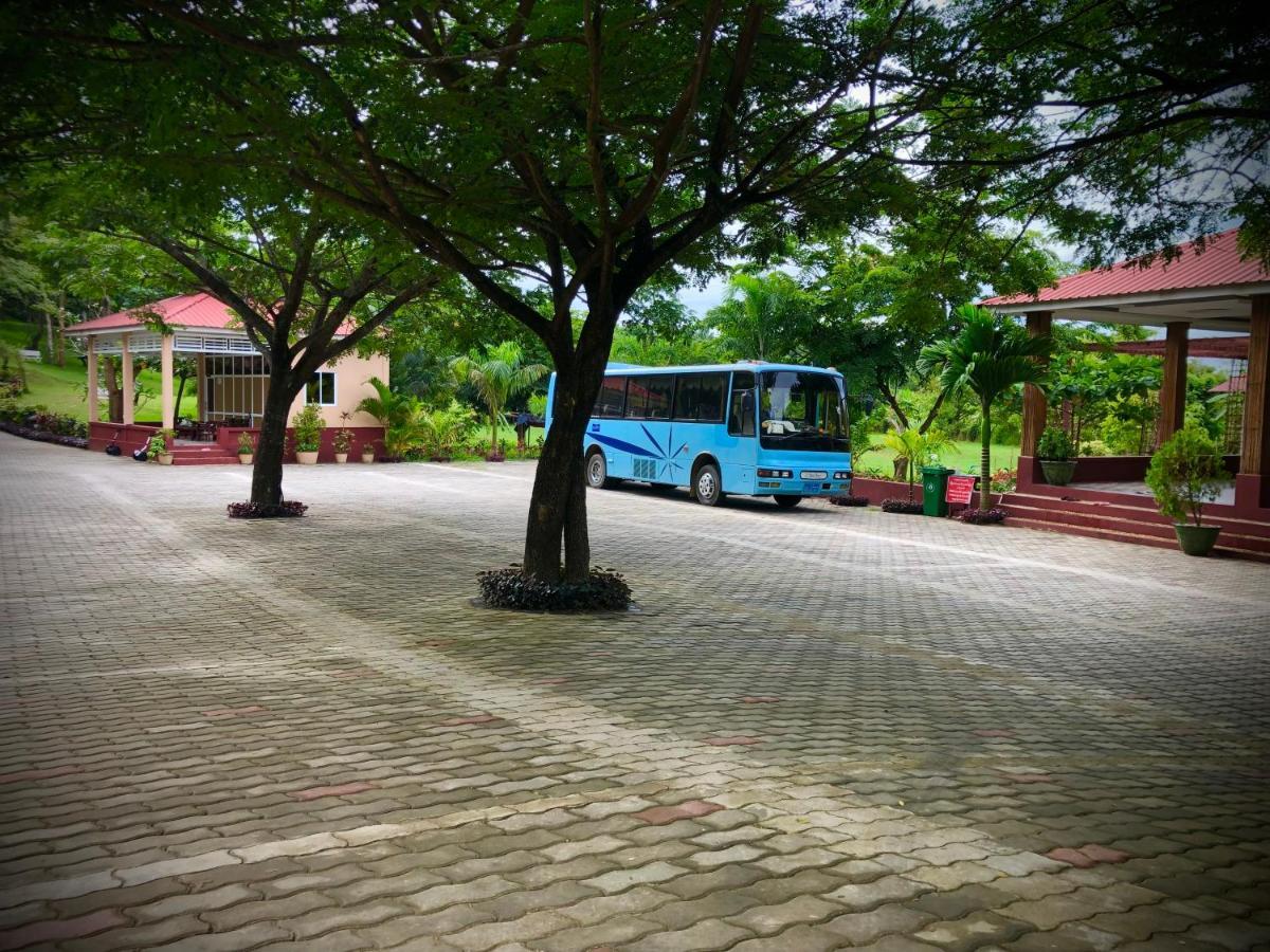 Hill Garden Hotel Chaungtha Buitenkant foto