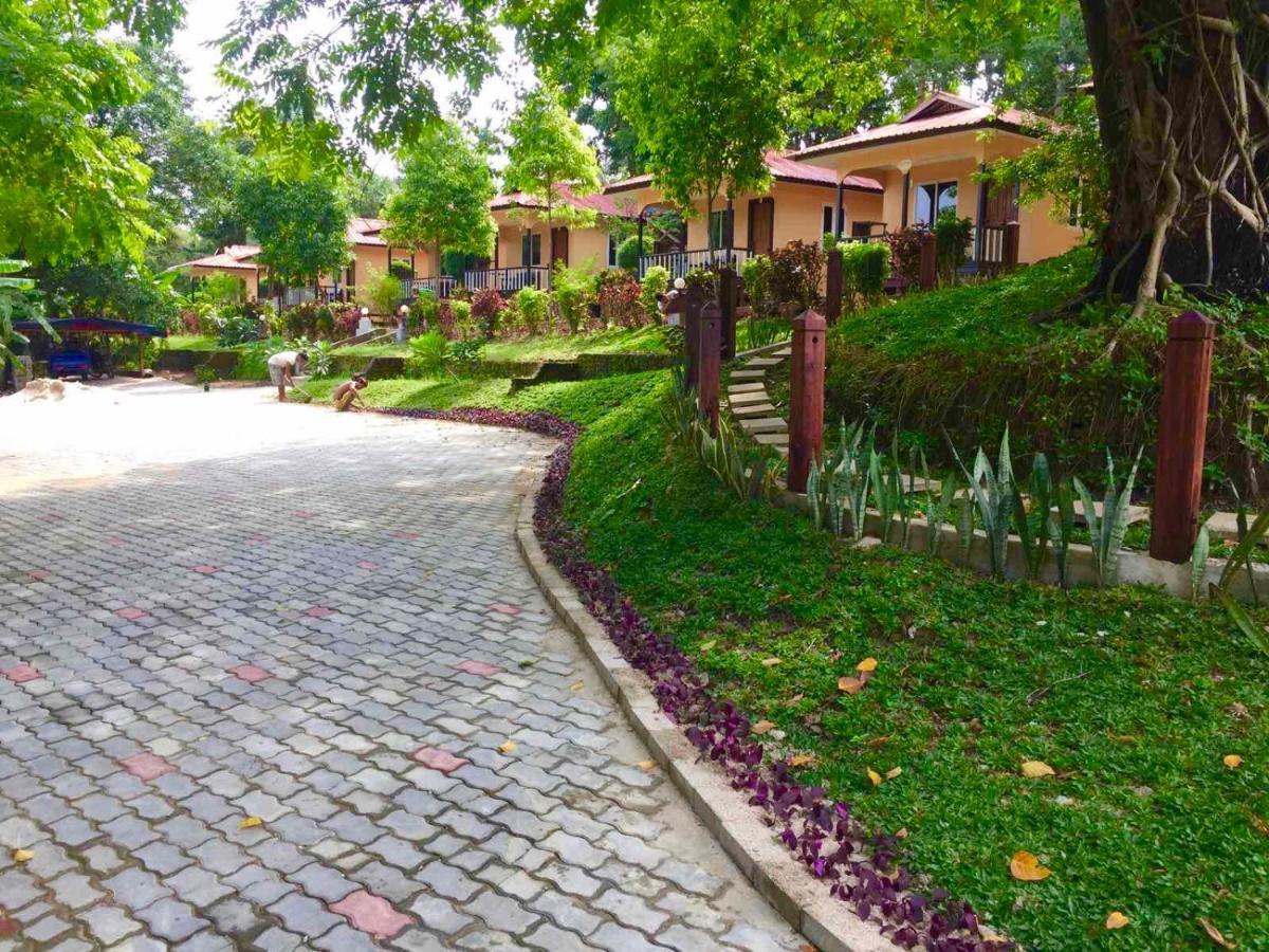Hill Garden Hotel Chaungtha Buitenkant foto