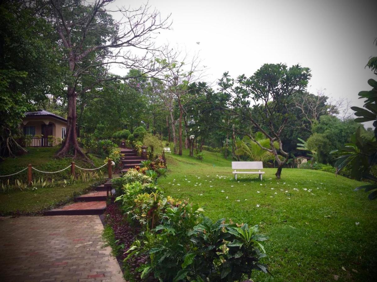Hill Garden Hotel Chaungtha Buitenkant foto