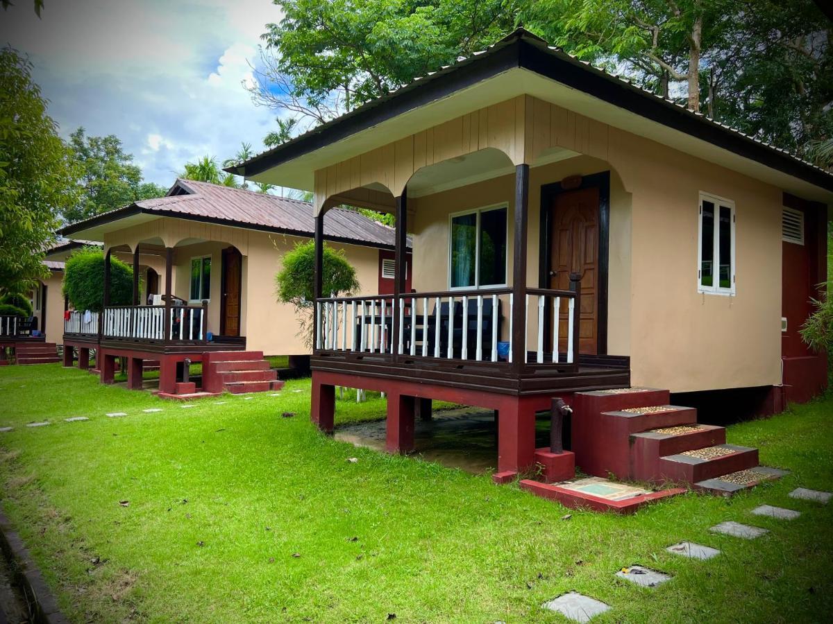 Hill Garden Hotel Chaungtha Buitenkant foto