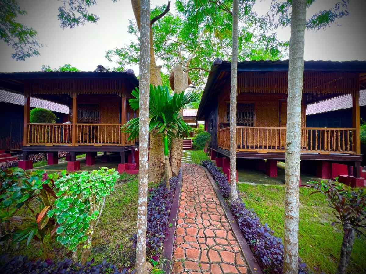 Hill Garden Hotel Chaungtha Buitenkant foto