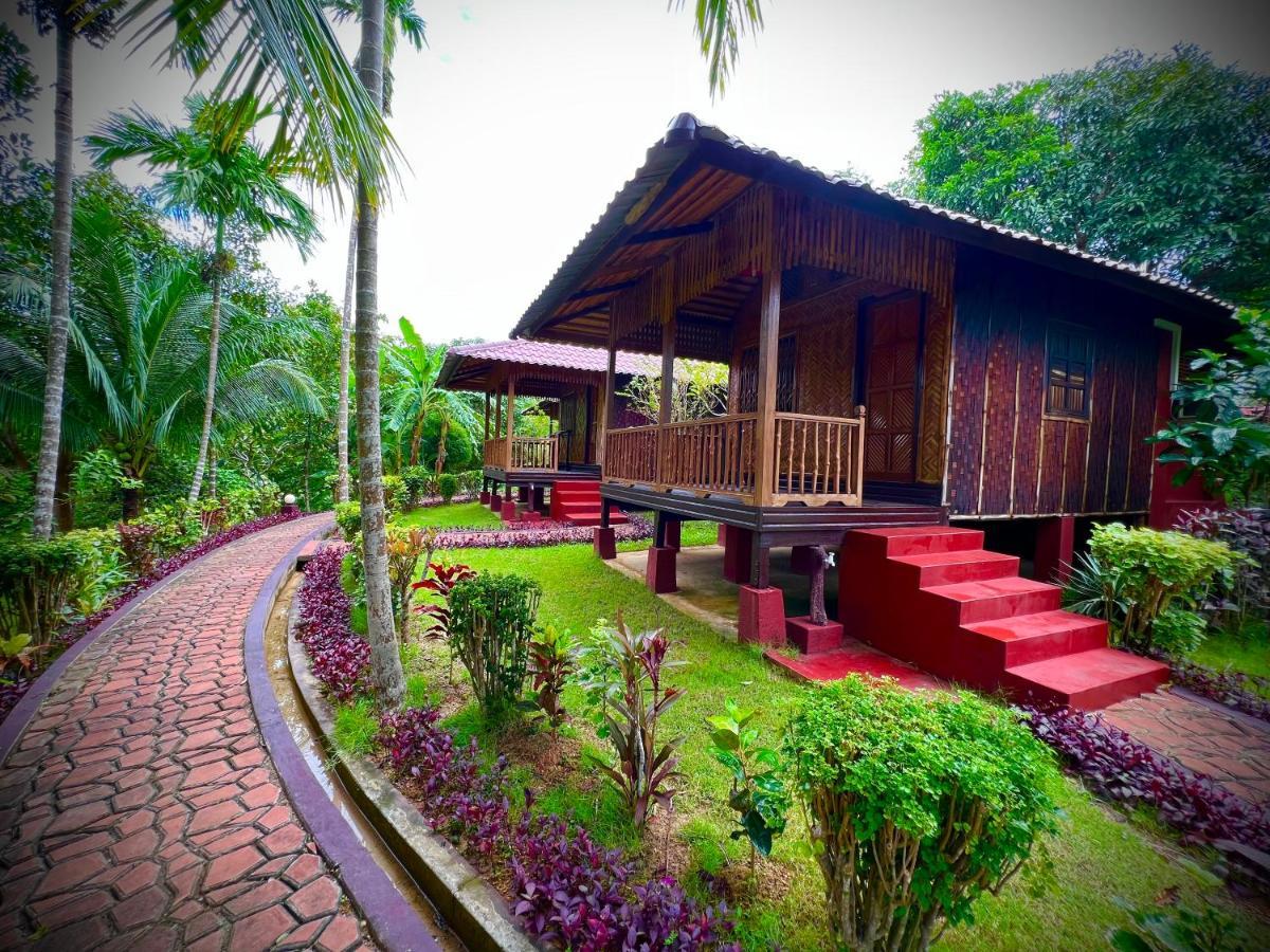 Hill Garden Hotel Chaungtha Buitenkant foto