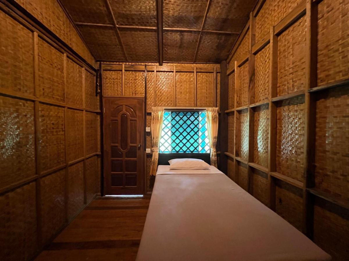 Hill Garden Hotel Chaungtha Buitenkant foto