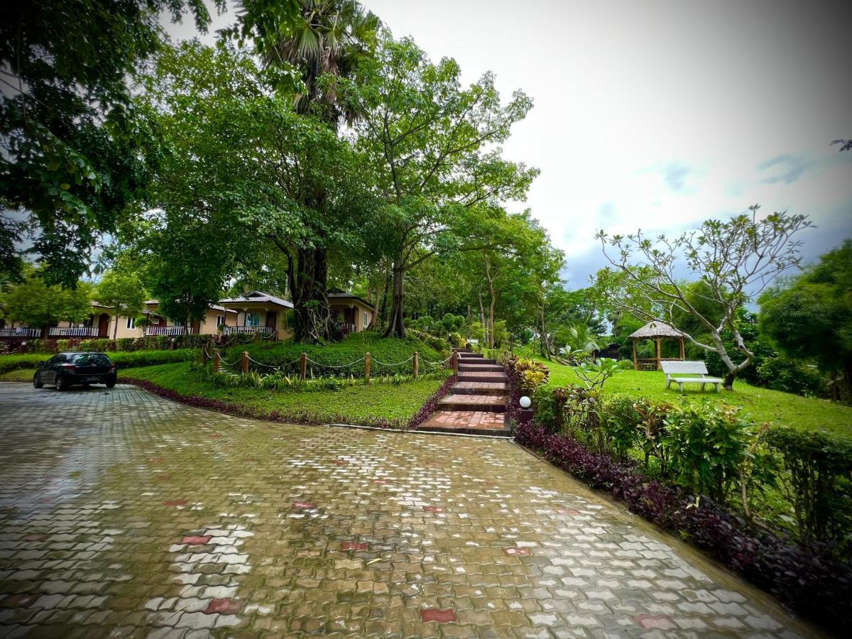 Hill Garden Hotel Chaungtha Buitenkant foto